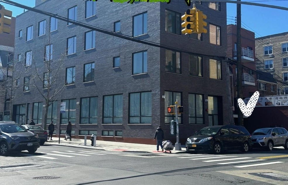 42-8 Bowne St unit 2B, Flushing, NY 11355 - photo 1