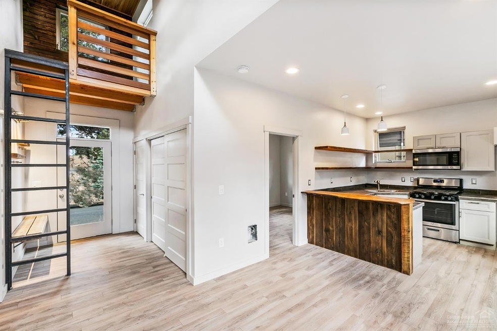 433 NE Dekalb Ave, Bend, OR 97701 - photo 1