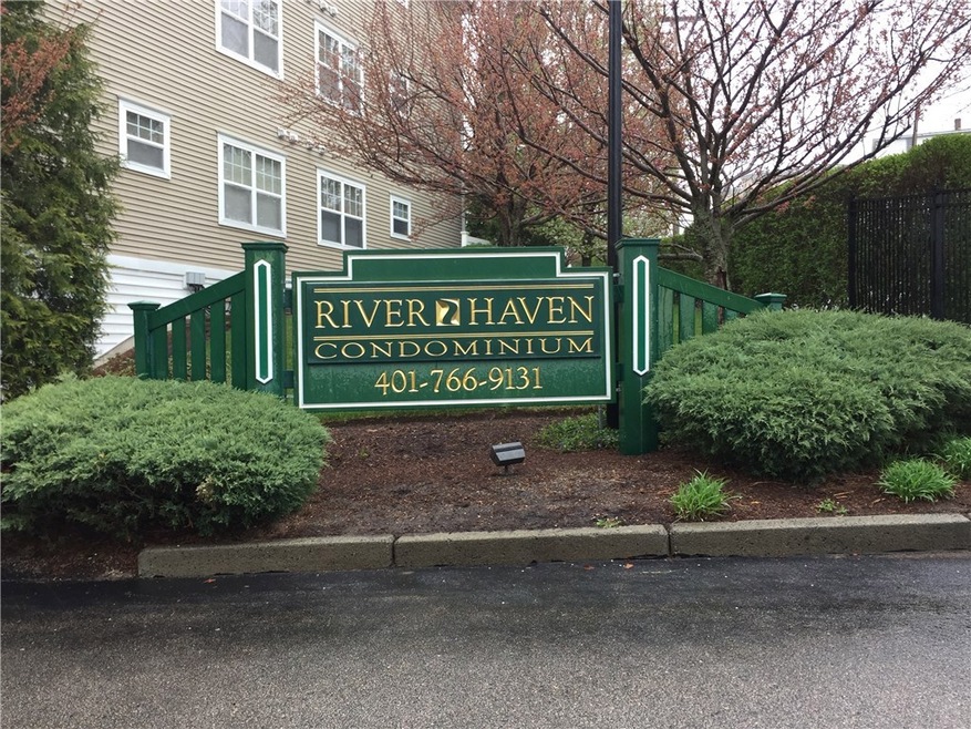 82 Mill St unit 303, Woonsocket, RI 02895 - photo 1