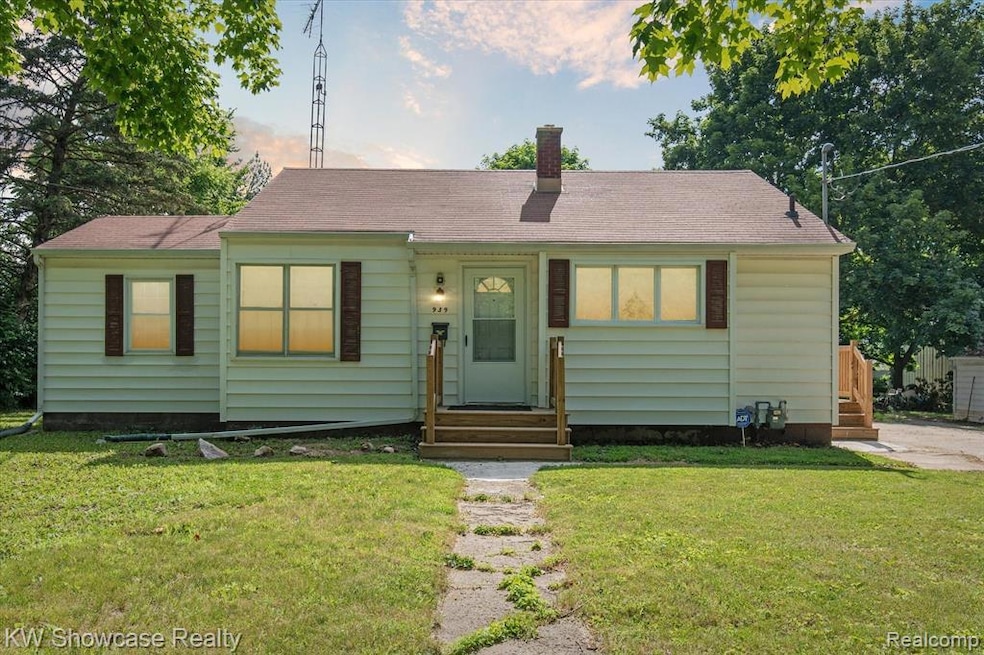 939 State St, Adrian, MI 49221 - photo 1