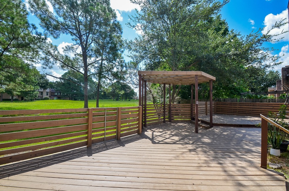 7738 Green Lawn Dr, Houston, TX 77088 - photo 1