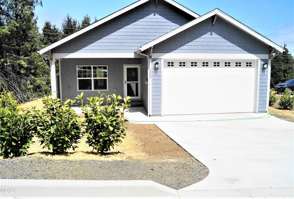 2209 SE 14th St, Lincoln City, OR 97367 - photo 1