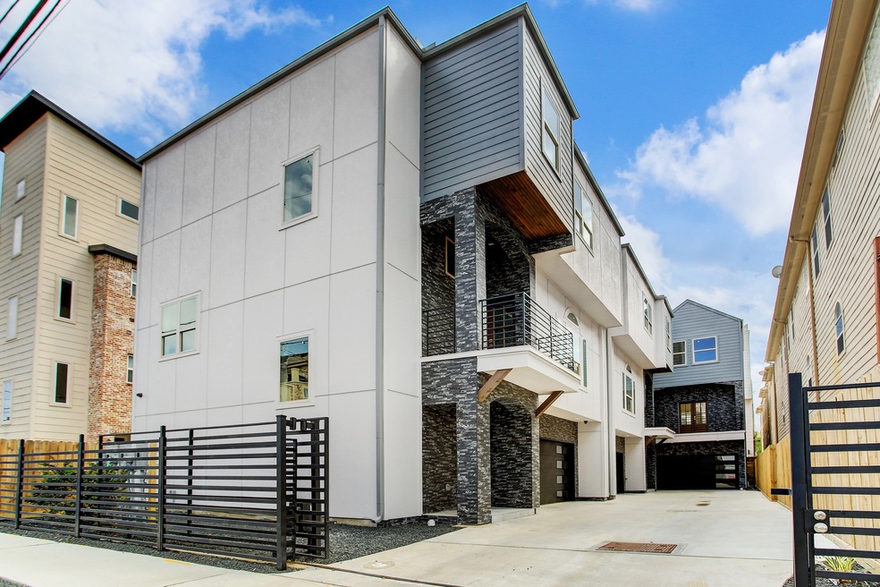 Beautiful view of all 3 units on the property with