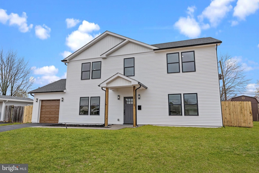 12 Stonybrook Dr unit E, Levittown, PA 19055 - photo 1