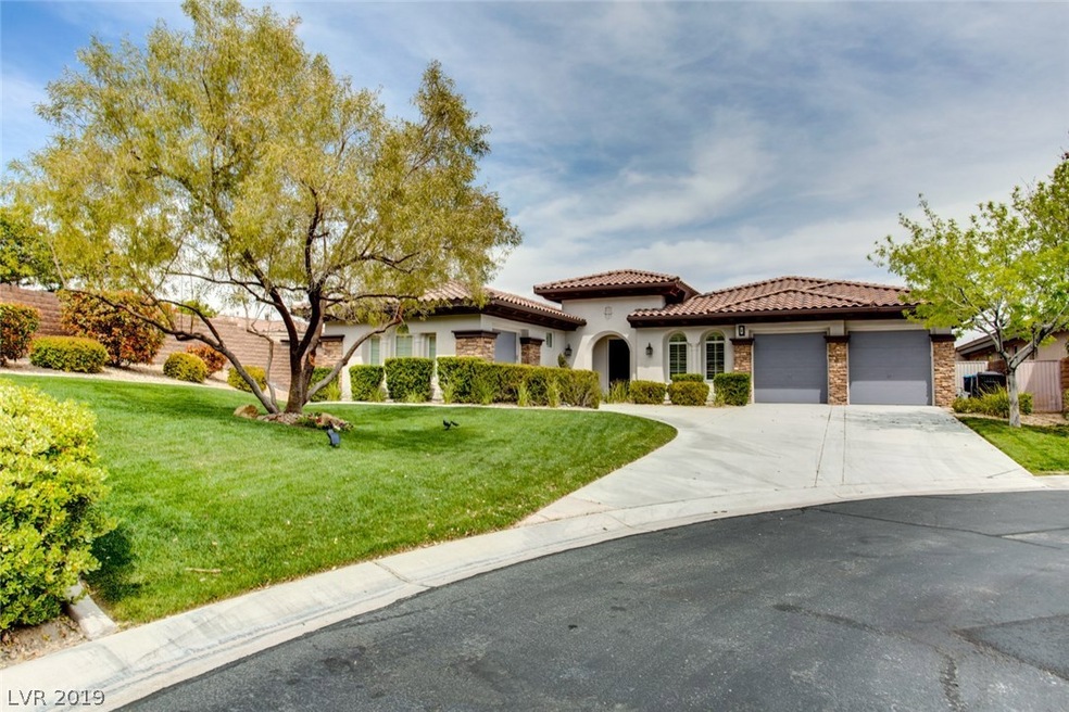 What a beautiful setting!  Home has great curb app