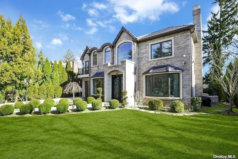 88 Knickerbocker Rd, Manhasset, NY 11030 - photo 1