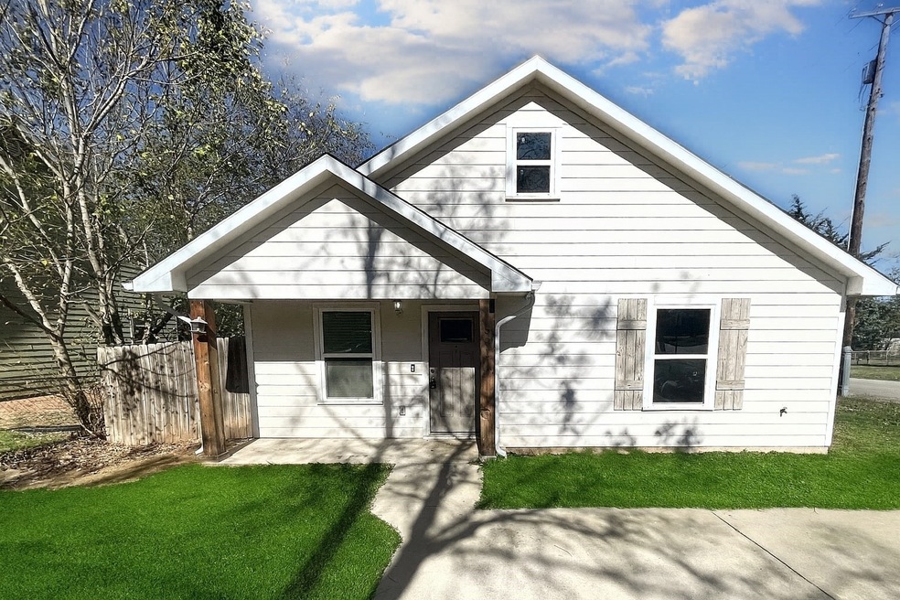 501 W Munson St, Denison, TX 75020 - photo 1