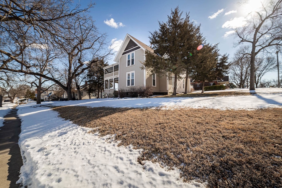 444 W 9th St, Concordia, KS 66901 - photo 1