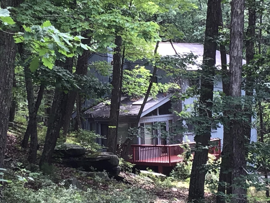 803 Boulder Ct N, Blooming Grove Township, PA 18428 - photo 1