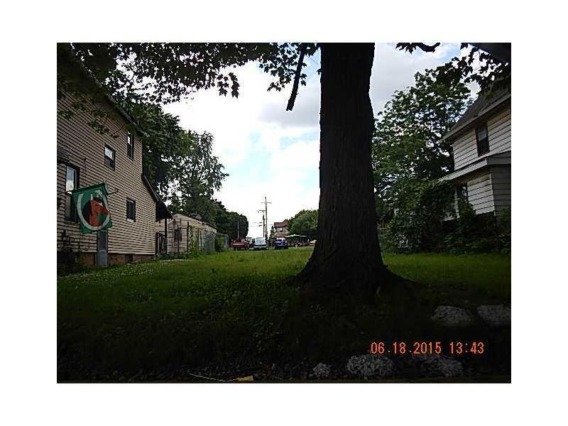 359 Alderman Ave, Sharon, PA 16146 - photo 1