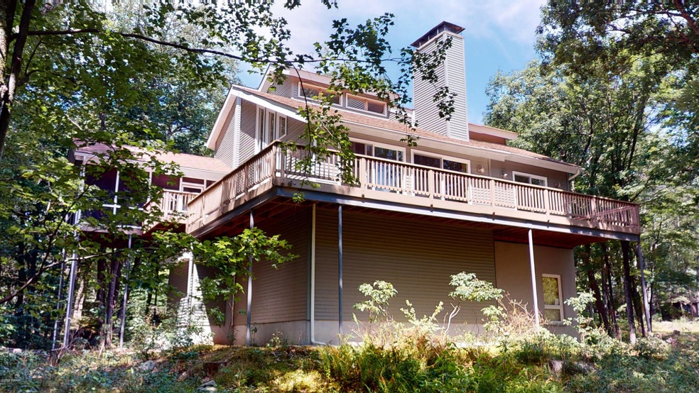 132 Hillside Dr, Hawley, PA 18428 - photo 1