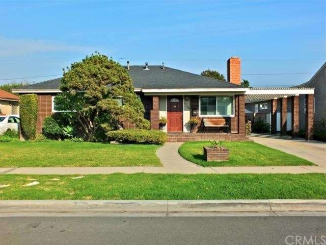Front yard view and driveway