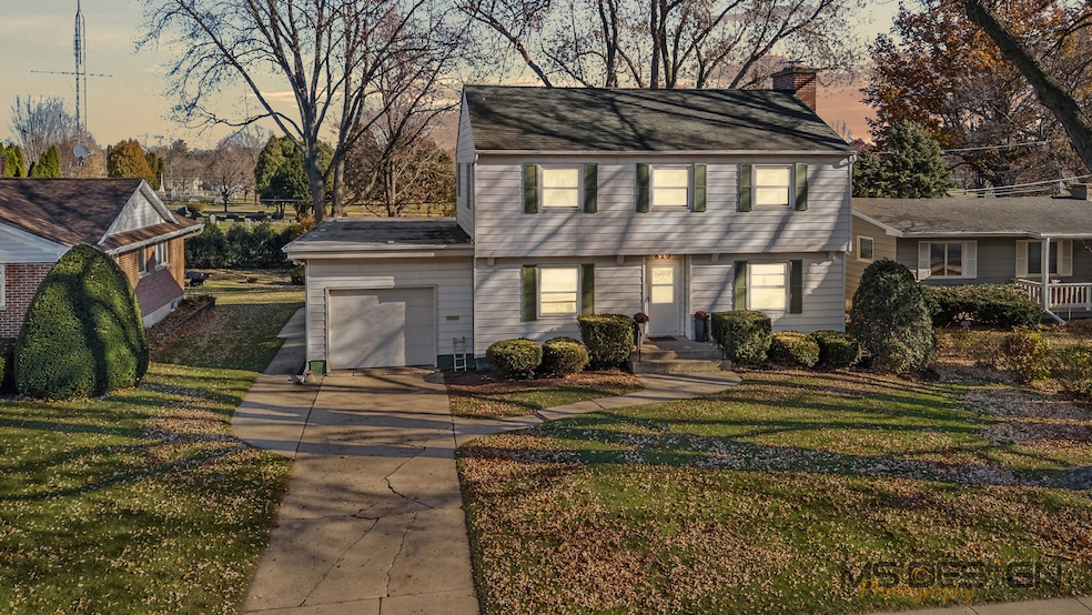 unlisted-address, Sycamore, IL 60178 - photo 1