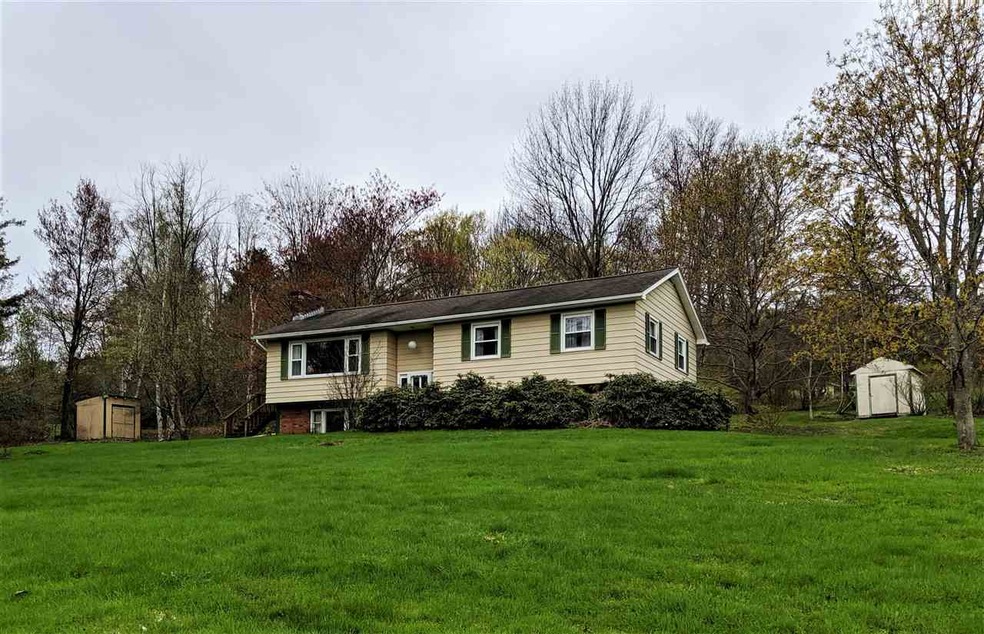 213 Lawrence Rd, Richmond, VT 05477 - photo 1