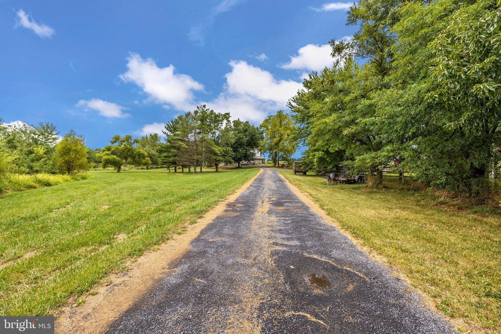 11942 Simpsons Mill Rd, Keymar, MD 21757 - photo 1