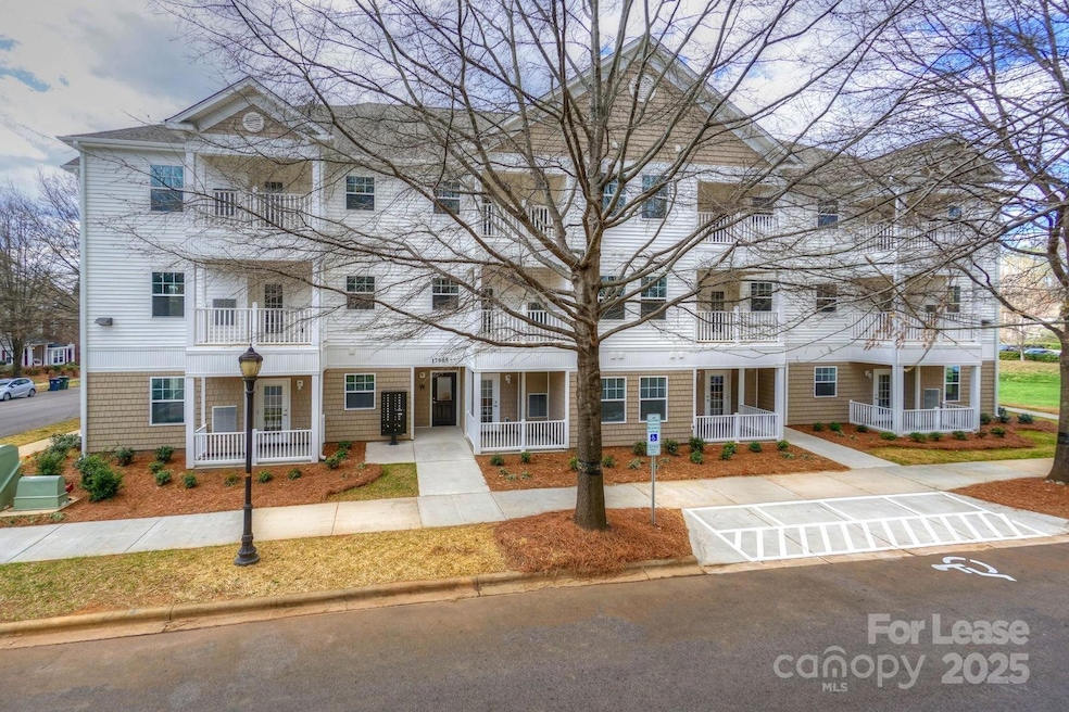 For Rent $1,250/month