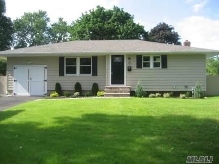 15 Dewey Rd, ComMacK, NY 11725 - photo 1