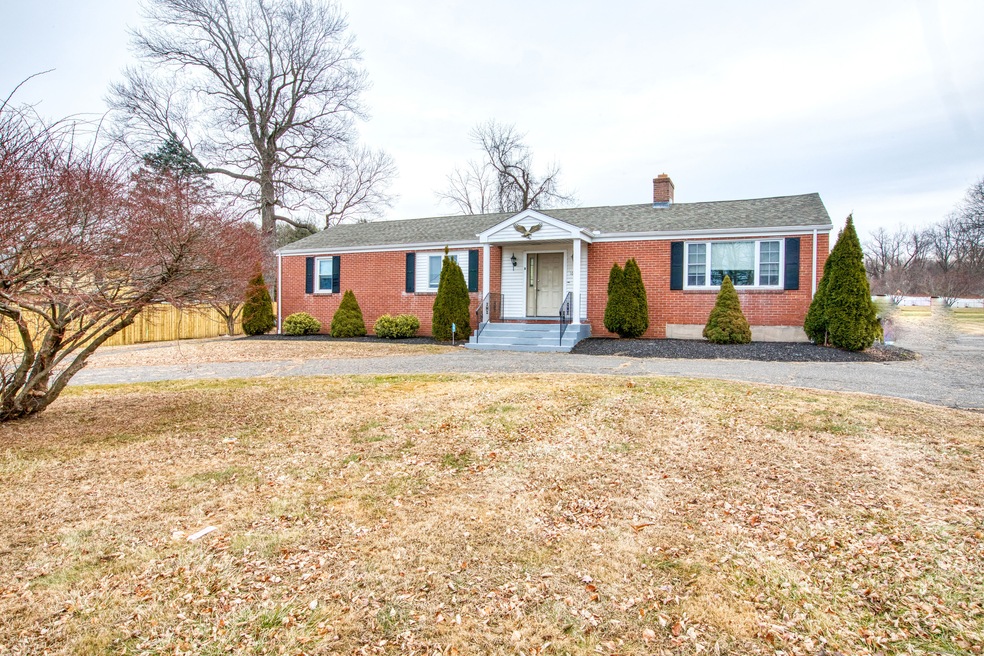 1655 King St unit B, Enfield, CT 06082 - photo 1