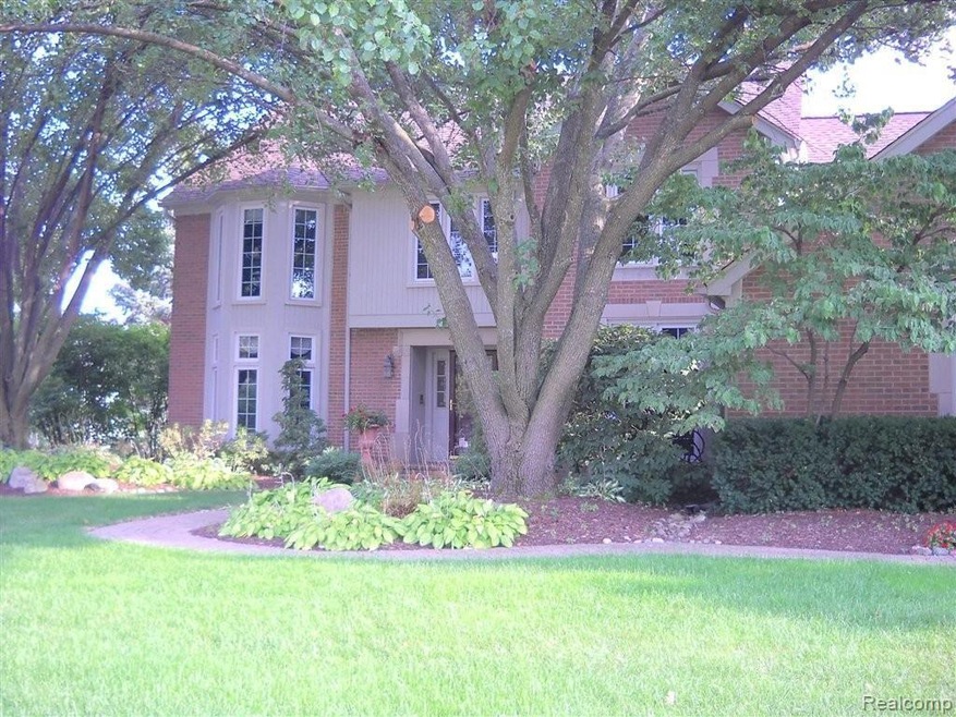 4396 Coffey Ct, Troy, MI 48098 - photo 1