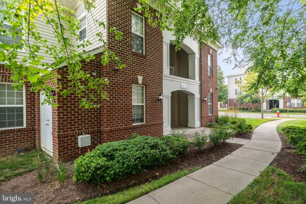 42432 Hollyhock Terrace unit 104, Ashburn, VA 20148 - photo 1
