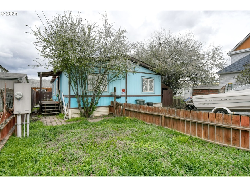 319 SE Emigrant Ave, Pendleton, OR 97801 - photo 1