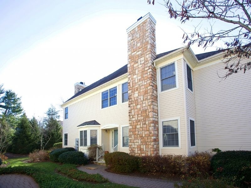 501 Binghampton Ln, Livingston, NJ 07039 - photo 1