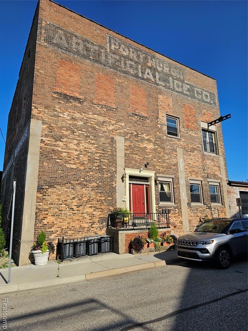 1104 4th St, Port Huron, MI 48060 - photo 1