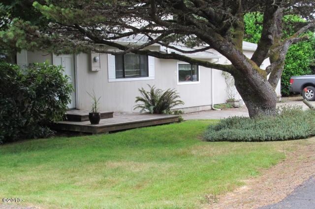 1815 SW Harbor Ave, Lincoln City, OR 97367 - photo 1