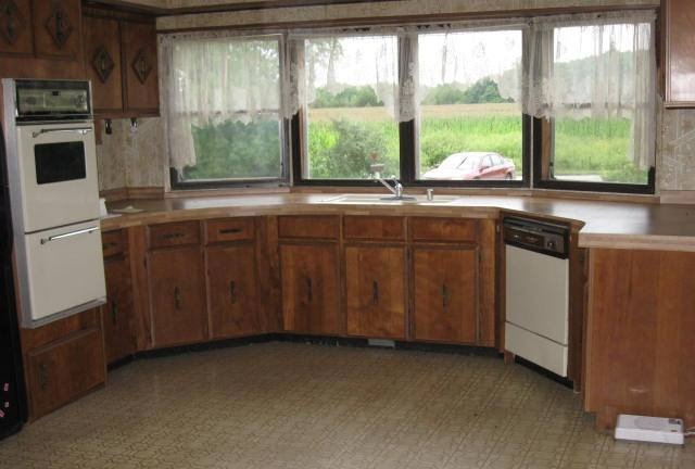 W3059 Hilltop Rd, Marinette, WI 54143 - photo 1