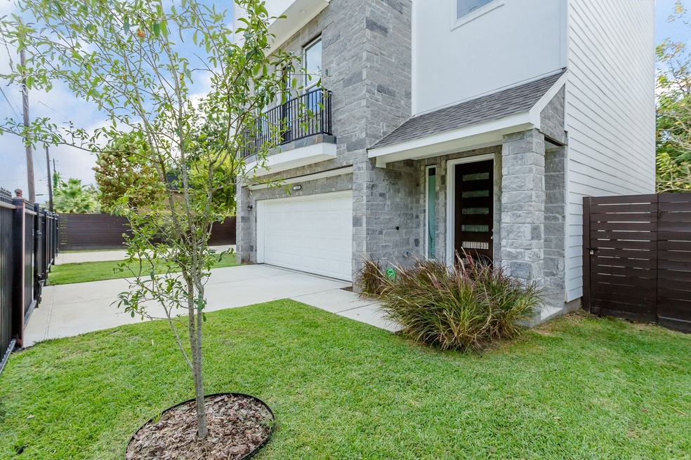 7817 De Priest St, Houston, TX 77088 - photo 1