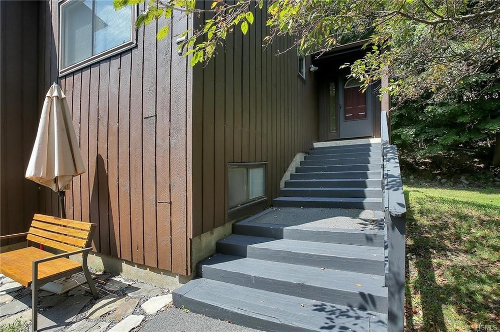 7 Laurel Ct, Highland Mills, NY 10930 - photo 1