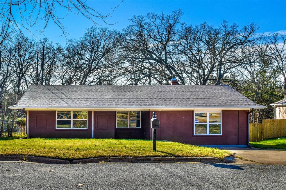 29 Circle Dr, Denison, TX 75021 - photo 1