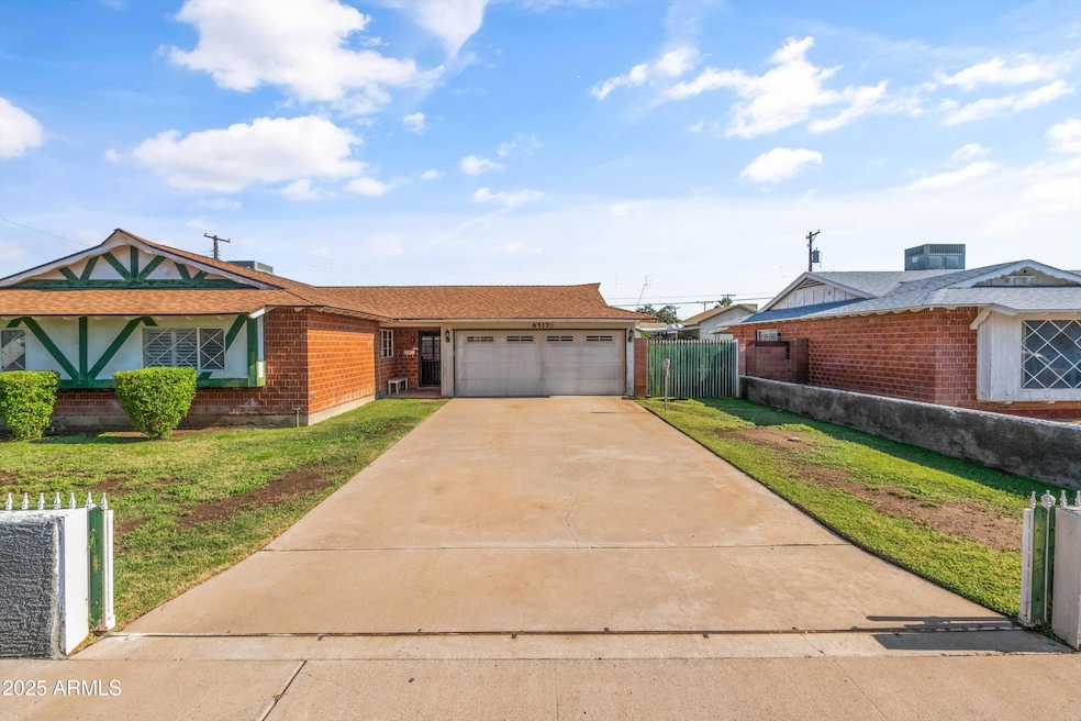 6537 N 41st Dr, Phoenix, AZ 85019 - photo 1