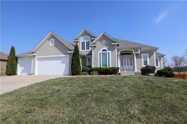 905 Birchwood Dr, Raymore, MO 64083 - photo 1