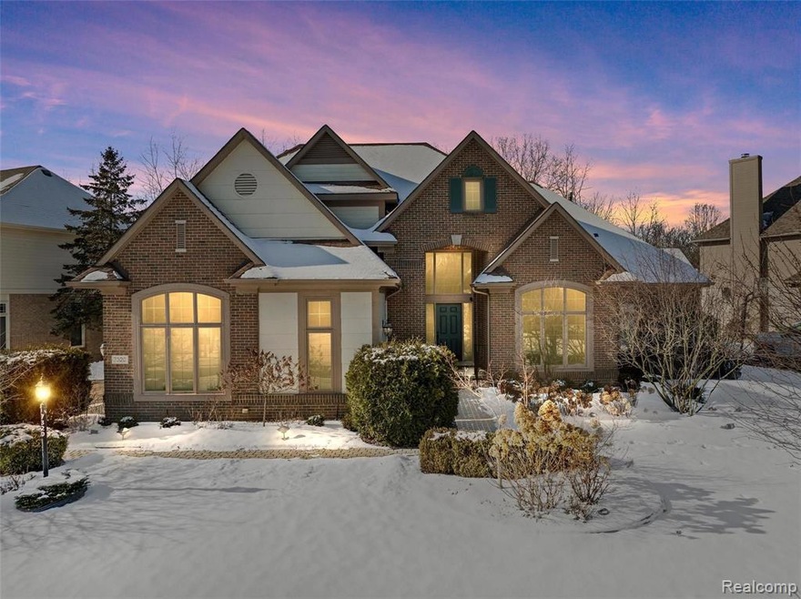 7320 Rafford Ln, West Bloomfield, MI 48322 - photo 1