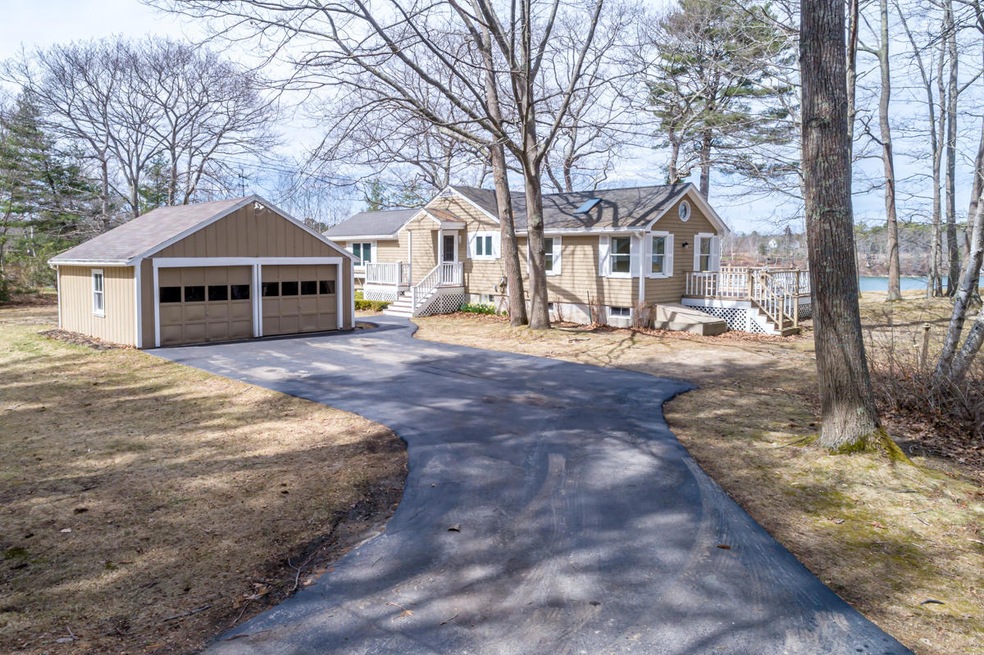 134 Maquoit Dr, Freeport, ME 04032 - photo 1