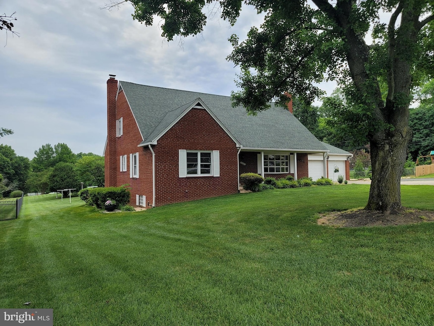 10688 Scaggsville Rd, Laurel, MD 20723 - photo 1