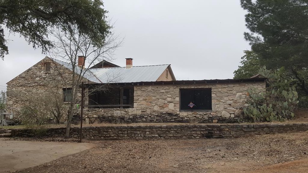 103 Griffin Ln, Fredericksburg, TX 78624 - photo 1