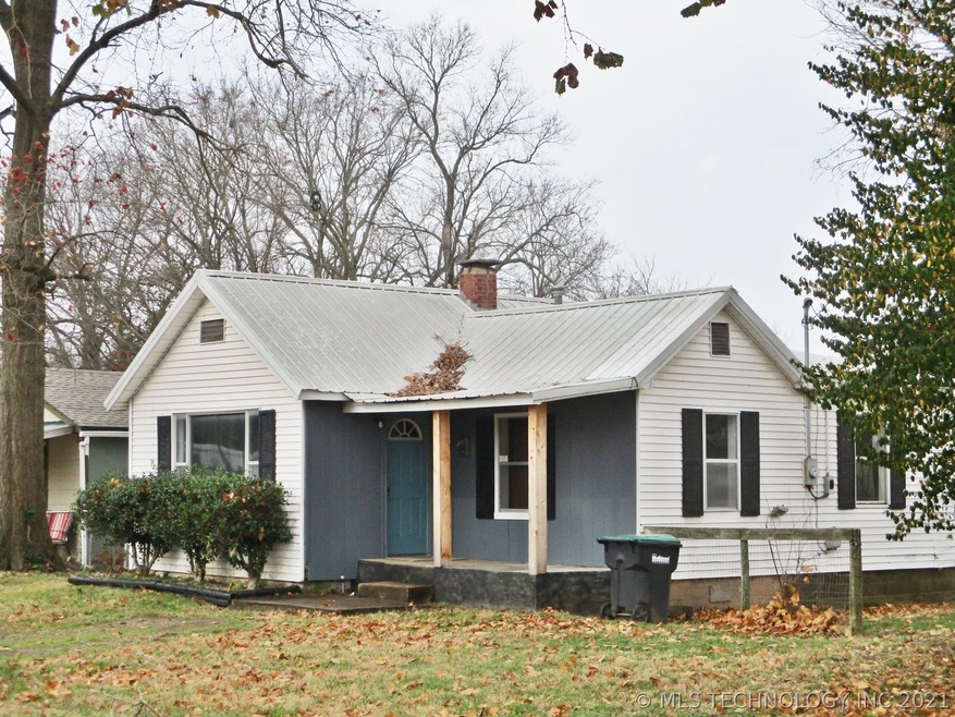 304 Earl St, Tahlequah, OK 74464 - photo 1