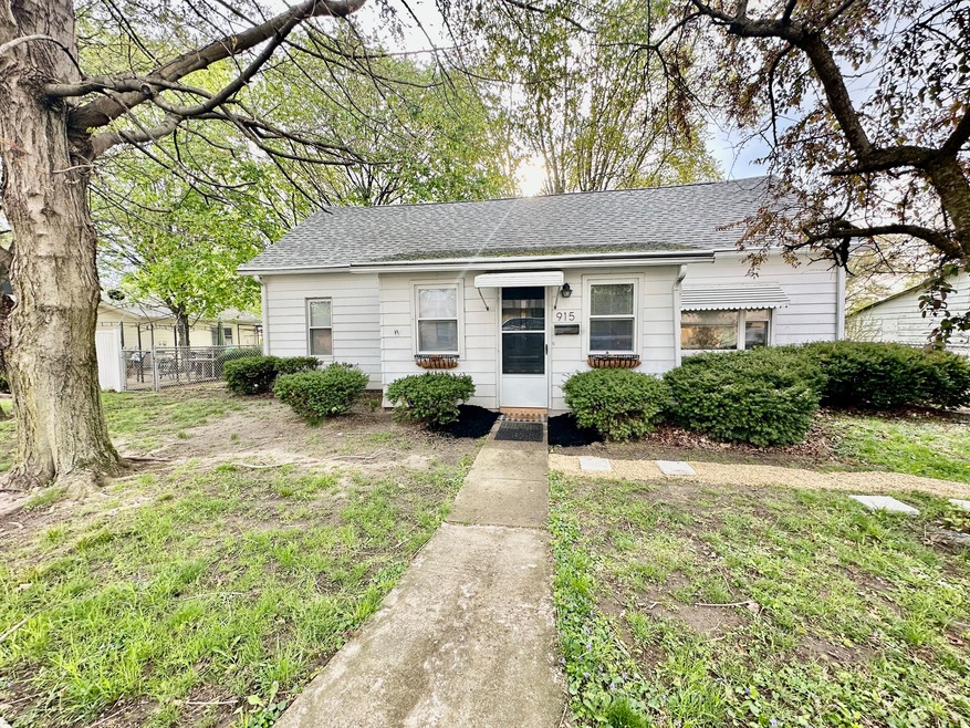 915 7th St, Covington, IN 47932 - photo 1