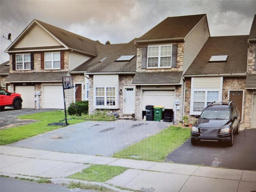 5627 Stonecroft Ln, Allentown, PA 18106 - photo 1