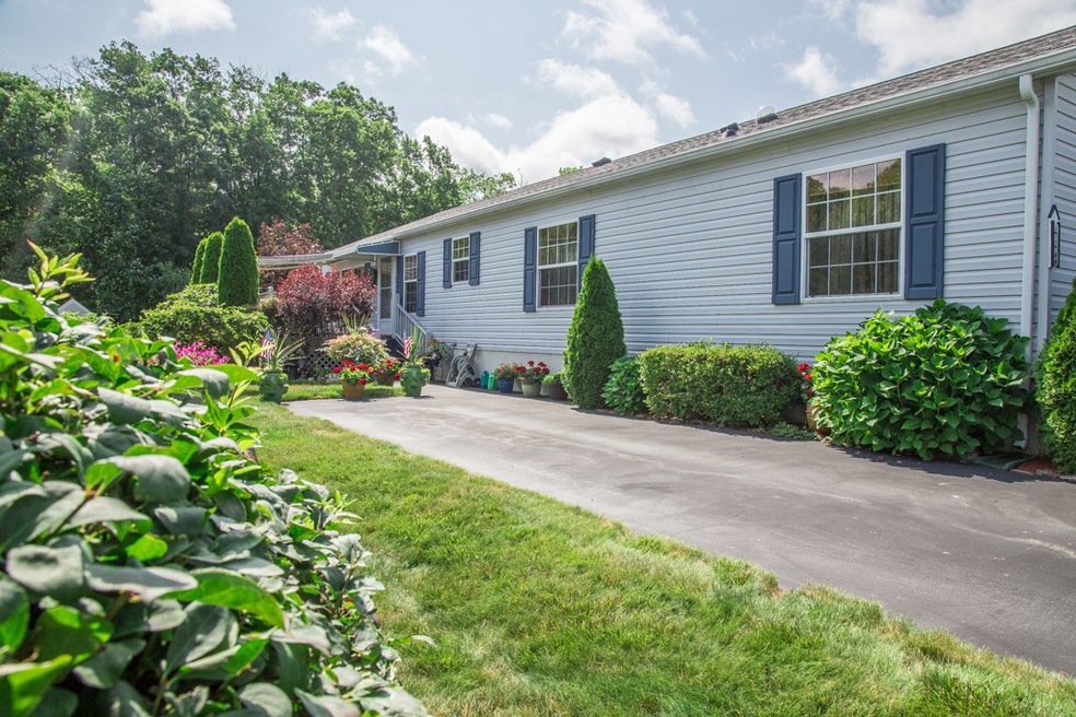 44 Mockingbird Ln, Tiverton, RI 02878 - photo 1