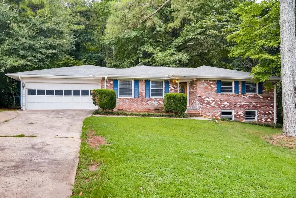 Brick Ranch on Huge Lot in Great Marietta location