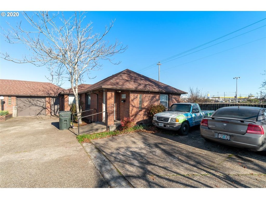 705 Queen Ave SW, Albany, OR 97321 - photo 1