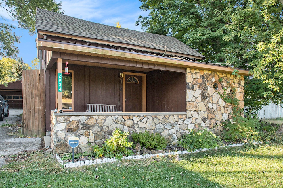 2934 W Front St, Buchanan, MI 49107 - photo 1