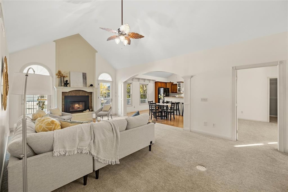 221 19th St SW, Altoona, IA 50009 - photo 1