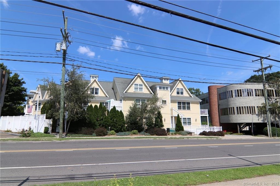 76 New Canaan Ave unit 5, Norwalk, CT 06850 - photo 1