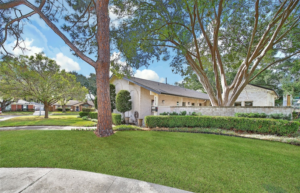 6238 Braesheather Cir, Houston, TX 77096 - photo 1