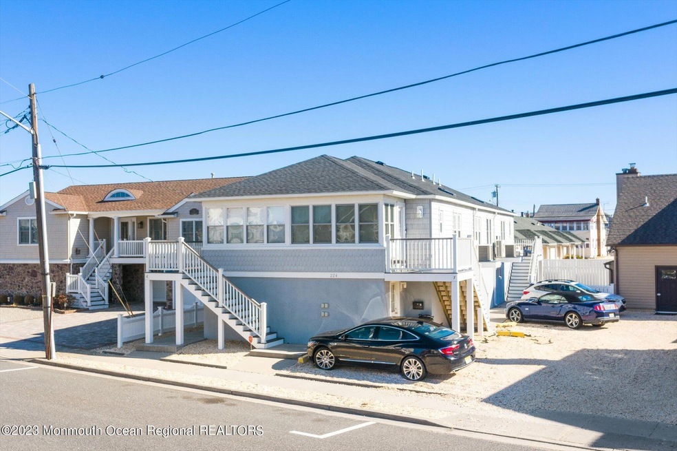 01-224_Randall_Avenue_Apt_9-1