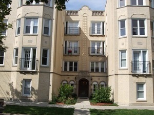 2708 W Arthur Ave unit 3S, Chicago, IL 60645 - photo 1